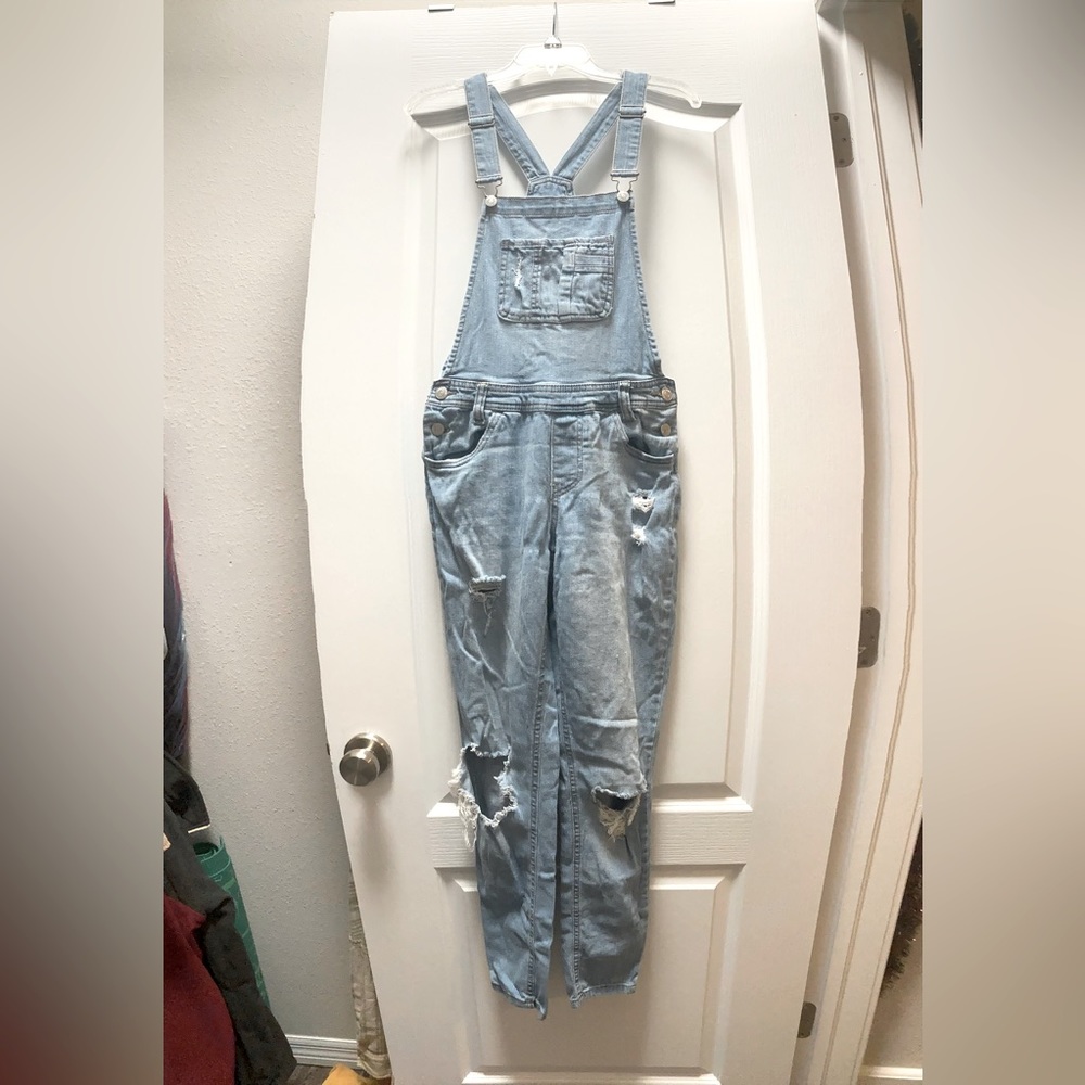 Overall Skinny Blue Jeans. Knee rips. SZ 5. Almost Famous.